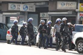 Police bust smugglers’ racket