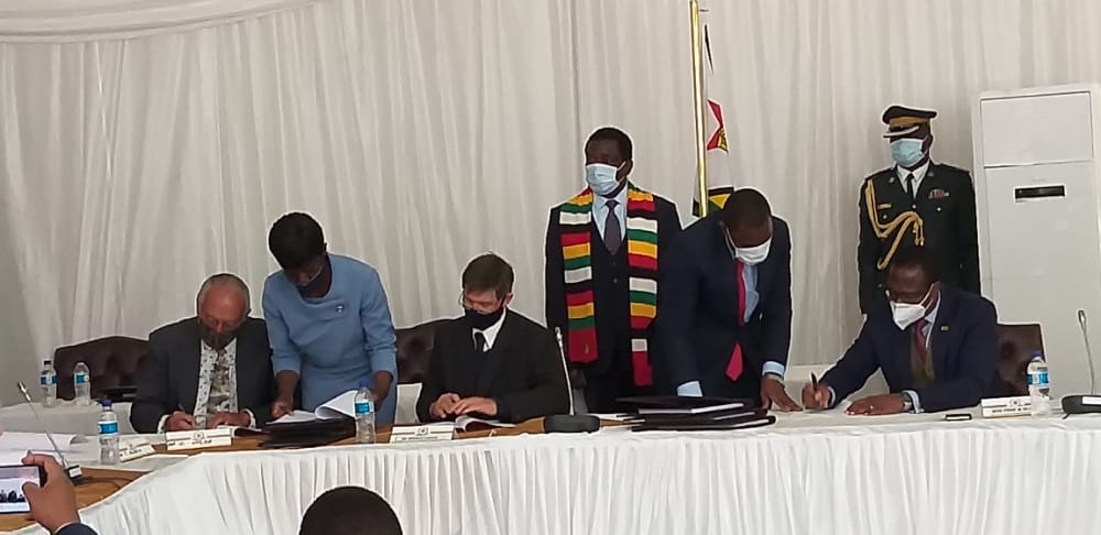 Govt, former white farmers ink land deal