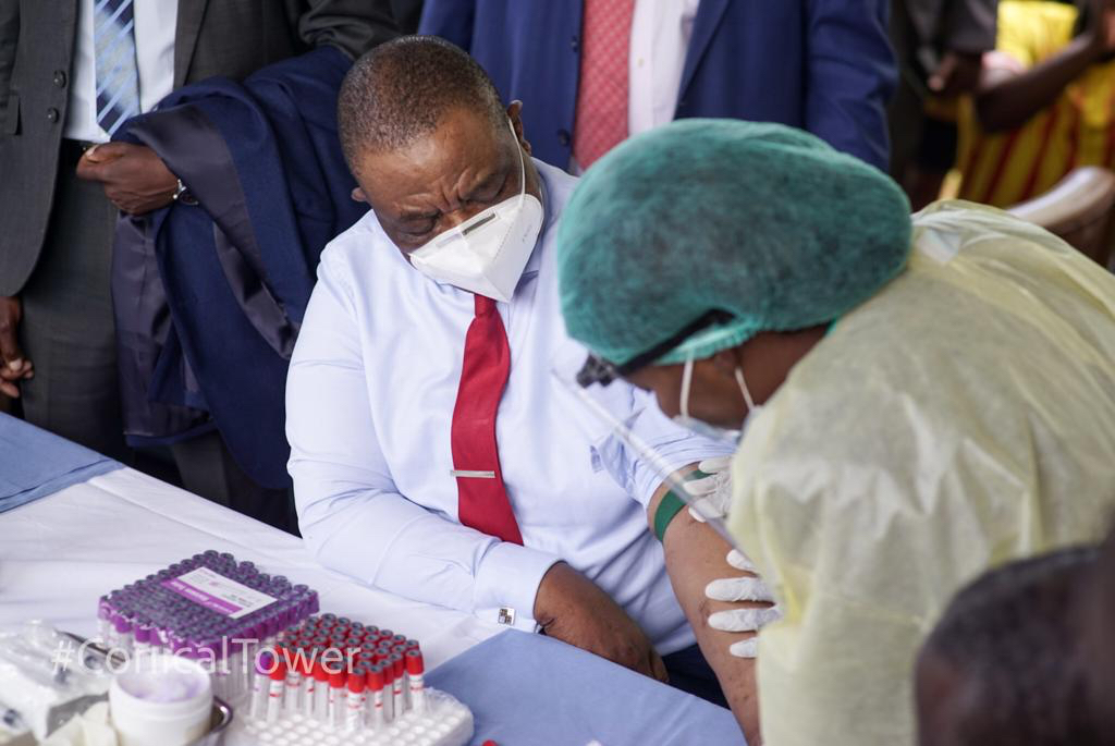 Ultimatum for frontline workers to get Covid-19 jabs