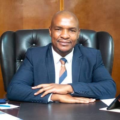 Zim decentralises number plates distribution