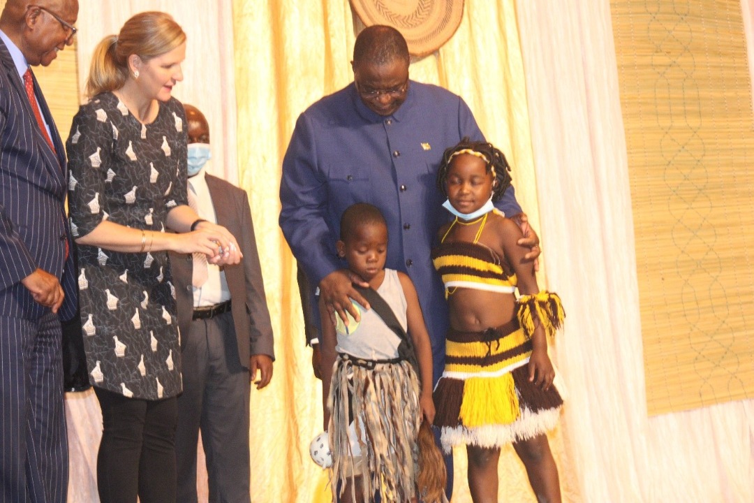 Indo-Pic-Winners- VP Chiwenga with the winners and from left Sen Mavima and Minister Coventry