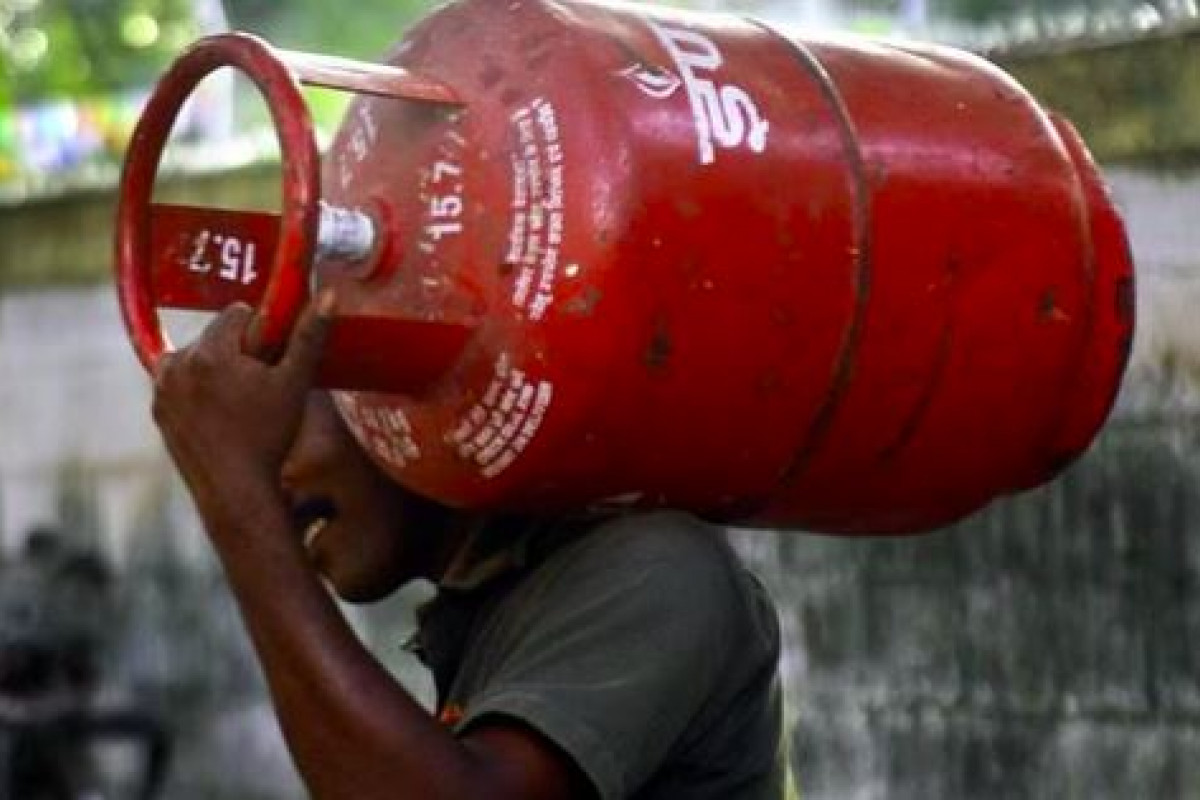 Govt calls out LPG operators for failing to pass VAT relief to consumers