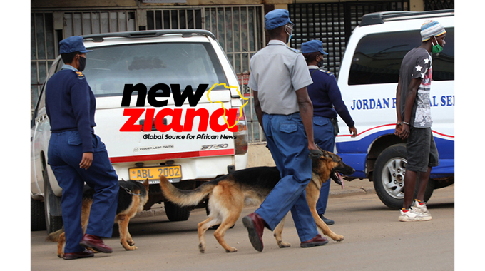 Police bust smugglers’ racket